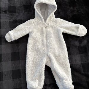 CARTERS Infant Snowsuit. White Fleece. Size 3 Months. Pre-owned. Excellent Cond